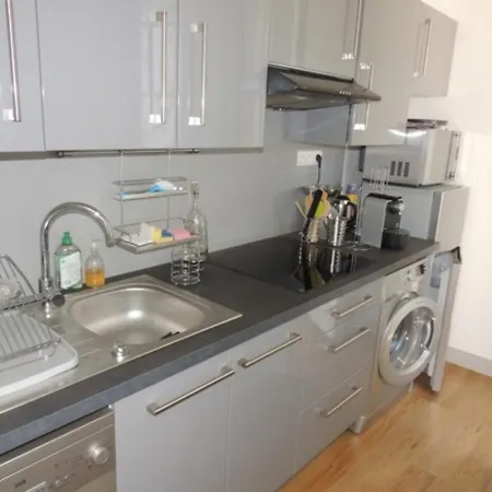 T3 Confortable A 300m Plage, Terrasse, Proche Commerces Et Marche - Fr-1-71-51 *