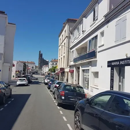 T3 Confortable A 300m Plage, Terrasse, Proche Commerces Et Marche - Fr-1-71-51 * رويا